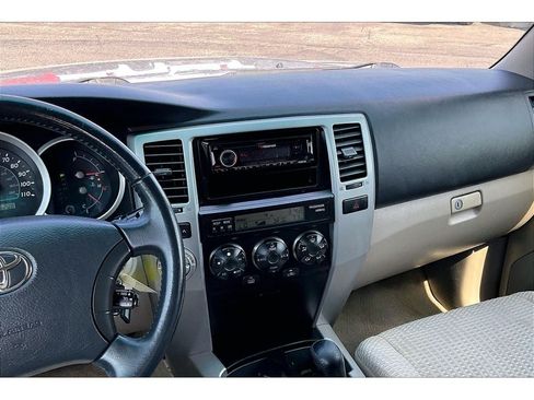 Used 2006 Toyota 4Runner SR5 AWD/4WD image 7