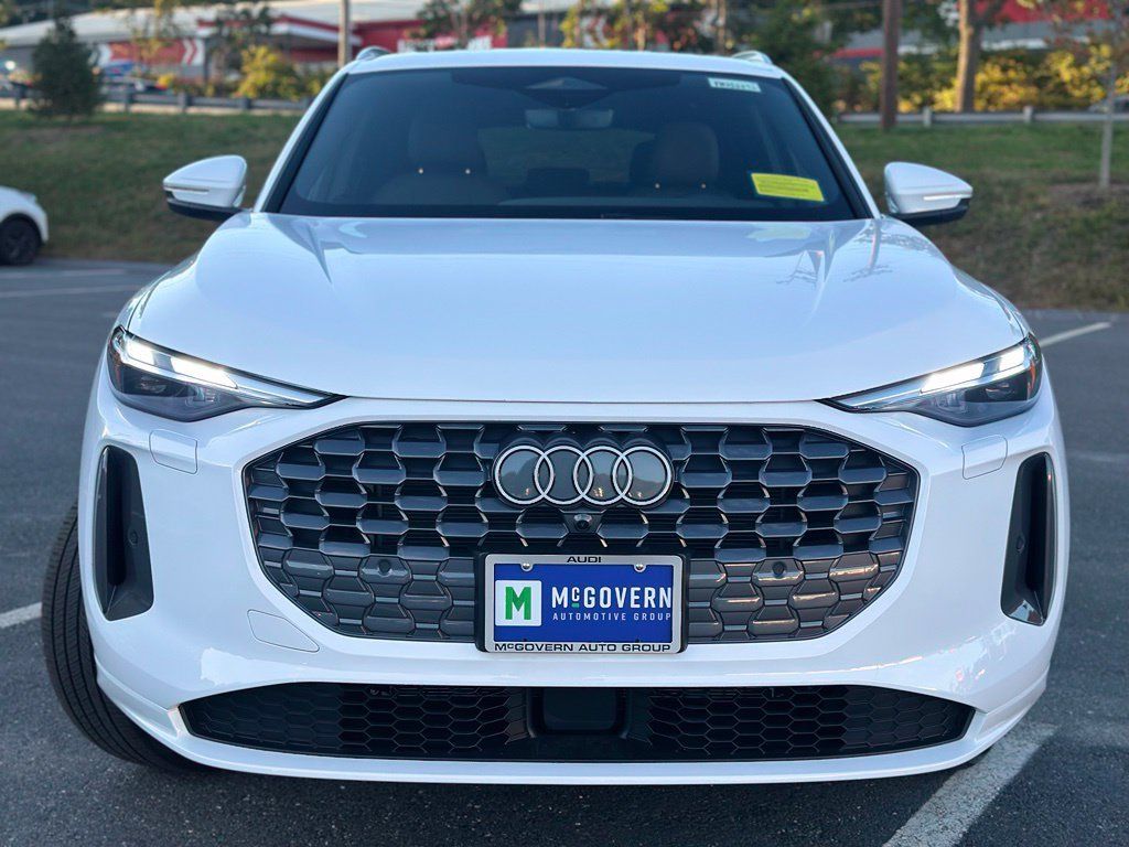 Used 2025 Audi Q5 Premium w/ Convenience Package AWD/4WD image 10