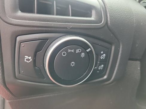Used 2015 Ford Focus SE w/ Reverse Sensing Package FWD image 18
