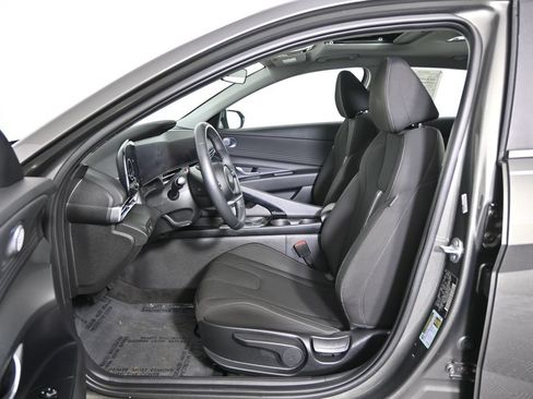 Used 2024 Hyundai Elantra SEL w/ Convenience Package FWD image 20