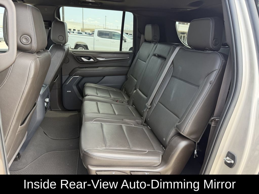 Used 2022 GMC Yukon XL Denali w/ Denali Premium Package AWD/4WD image 37