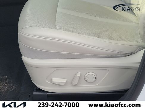 Certified 2023 Kia Sorento S FWD image 24