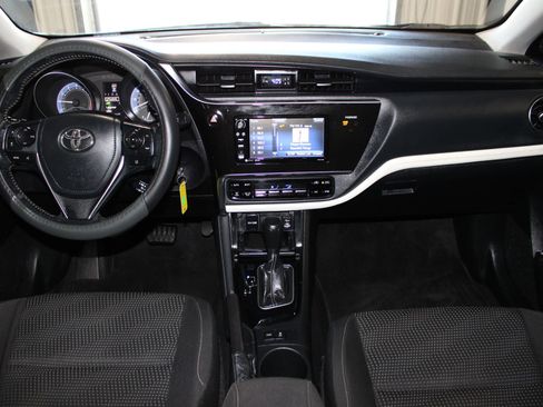 Used 2017 Toyota Corolla iM FWD image 11