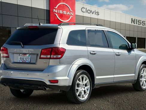 Used 2015 Dodge Journey SXT w/ Flexible Seating Group image 3