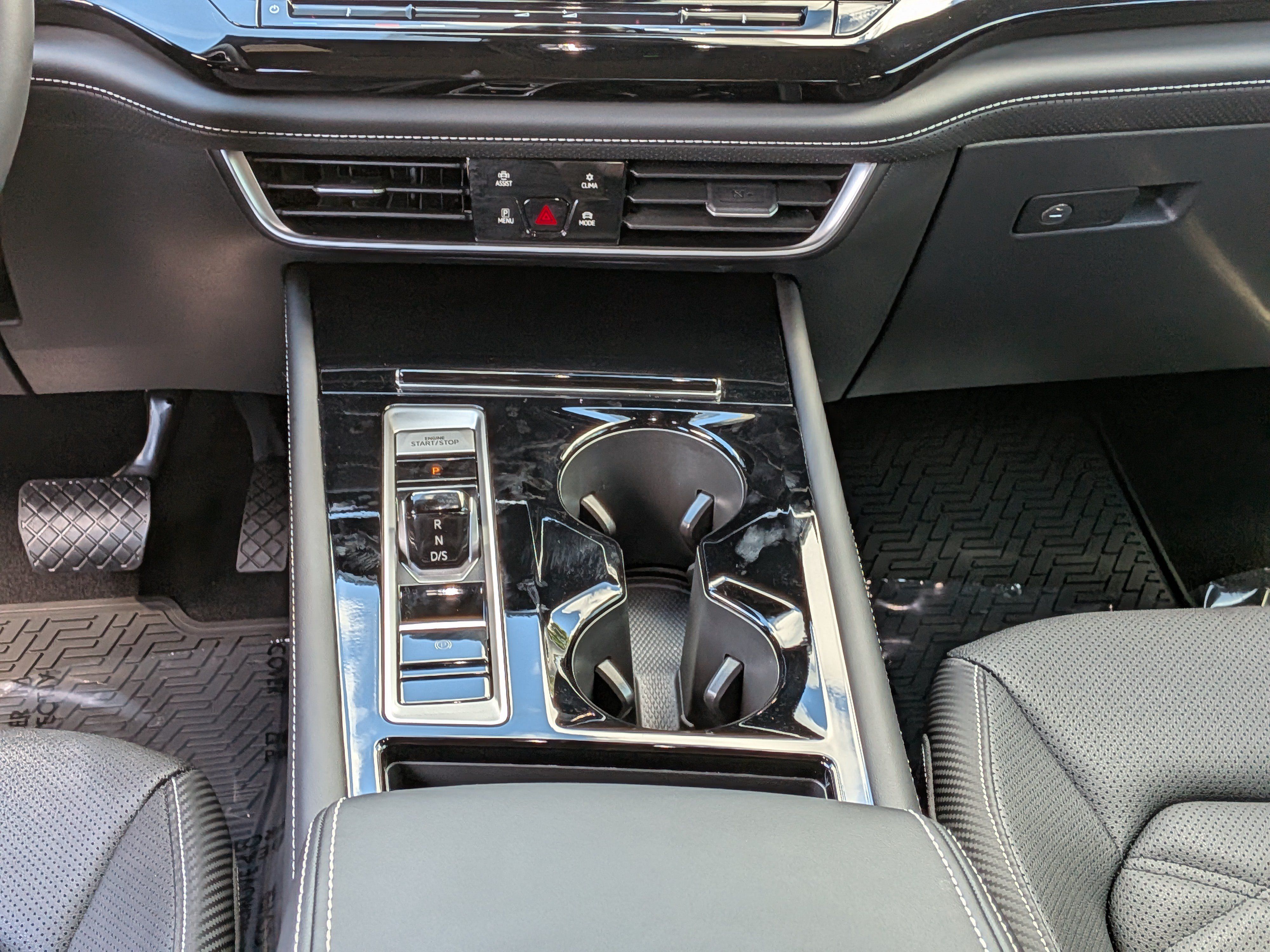 Used 2026 Volkswagen Atlas Cross Sport SE FWD image 21