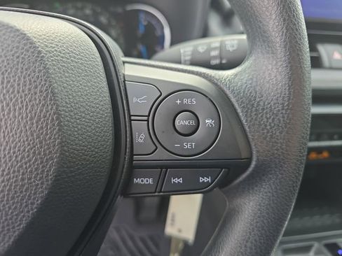 Used 2025 Toyota RAV4 LE image 18