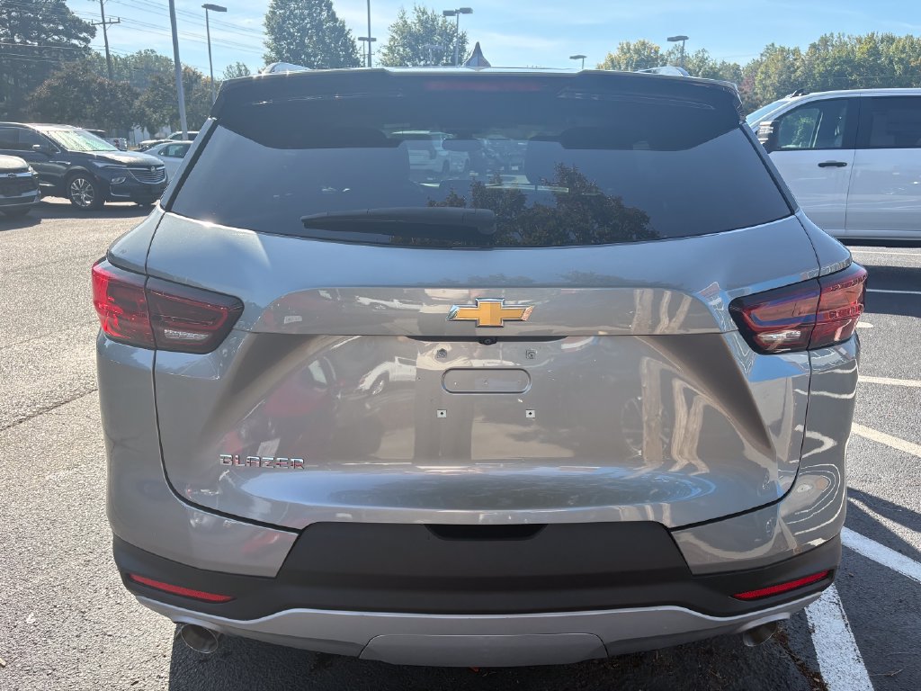 Used 2024 Chevrolet Blazer LT FWD image 14