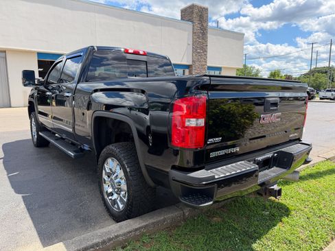 Used 2018 GMC Sierra 2500 Denali w/ Duramax Plus Package AWD/4WD image 5