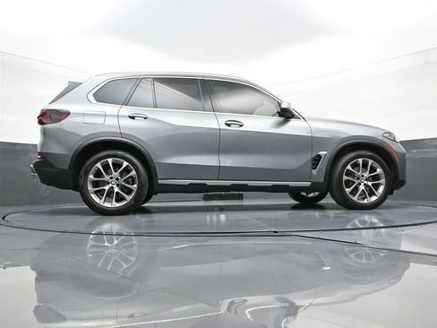 Used 2024 BMW X5 xDrive40i w/ Premium Package image 29