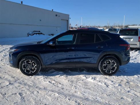 Used 2024 Chevrolet Trax LT w/ LT Convenience Package image 11