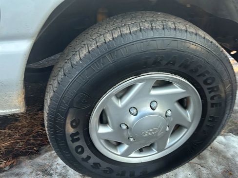 Used 2013 Ford E-350 and Econoline 350 Super Duty image 7