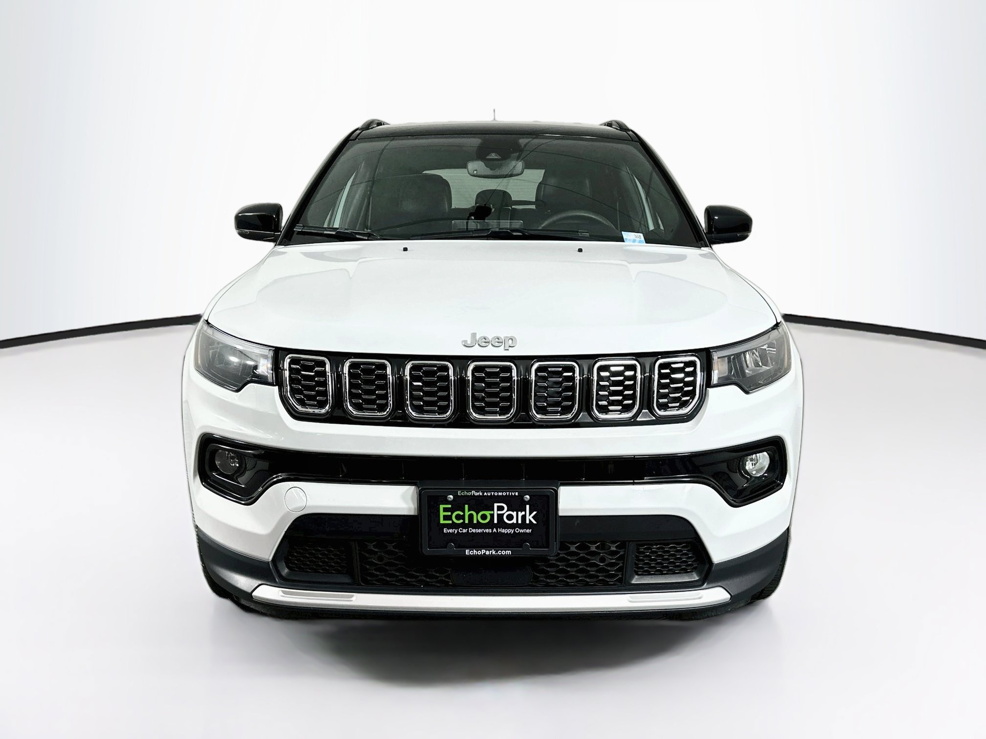 Used 2025 Jeep Compass Limited AWD/4WD image 2