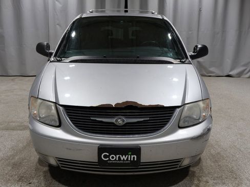 Used 2004 Chrysler Town & Country Limited image 11