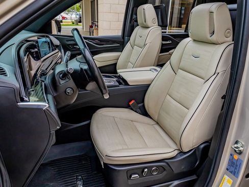 Used 2021 Cadillac Escalade Sport AWD/4WD image 29