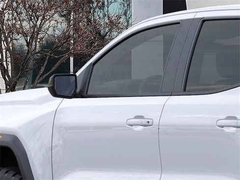 New 2026 GMC Canyon Elevation w/ Convenience Package image 84