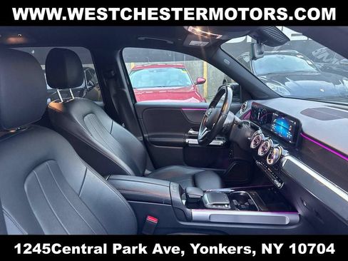 Used 2022 Mercedes-Benz GLB 250 4MATIC image 16