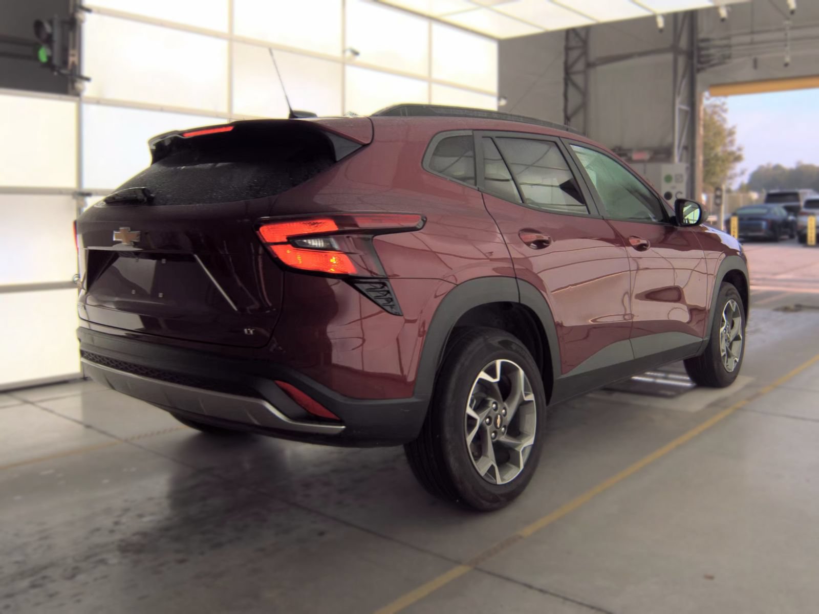 Used 2025 Chevrolet Trax LT FWD image 6