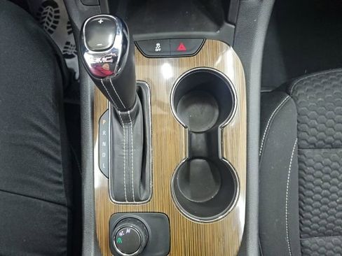 Used 2019 GMC Acadia SLE image 22