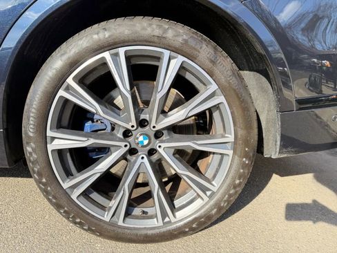 Used 2022 BMW X7 M50i w/ Executive Package image 42