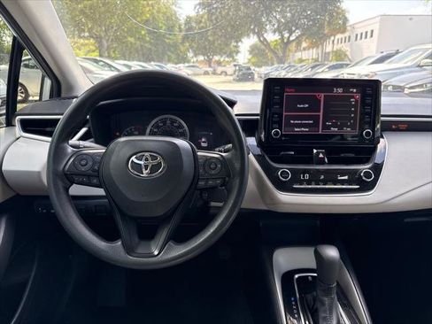 Used 2022 Toyota Corolla LE FWD image 25