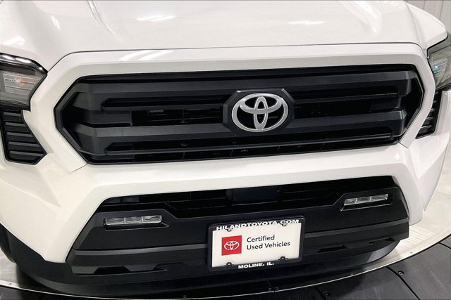 Certified 2025 Toyota Tacoma SR5 AWD/4WD image 31