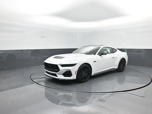New 2026 Ford Mustang GT w/ GT Performance Package RWD image 4