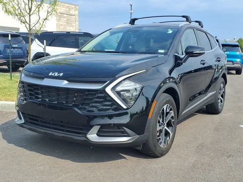 Used 2023 Kia Sportage EX AWD/4WD image 3