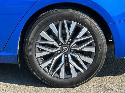 Used 2025 Nissan Altima 2.5 SV FWD image 30