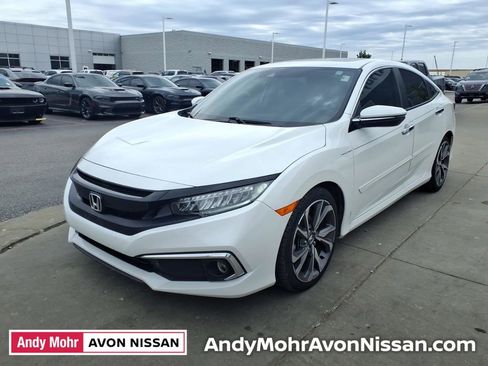 Used 2019 Honda Civic Touring image 4