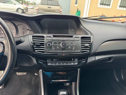 Used 2017 Honda Accord Sport Special Edition image 13