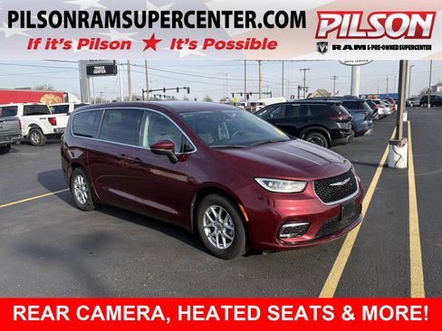 Used 2023 Chrysler Pacifica Touring-L image 1