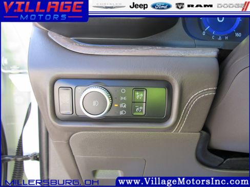 Used 2020 Ford Explorer Platinum w/ Premium Technology Package image 10
