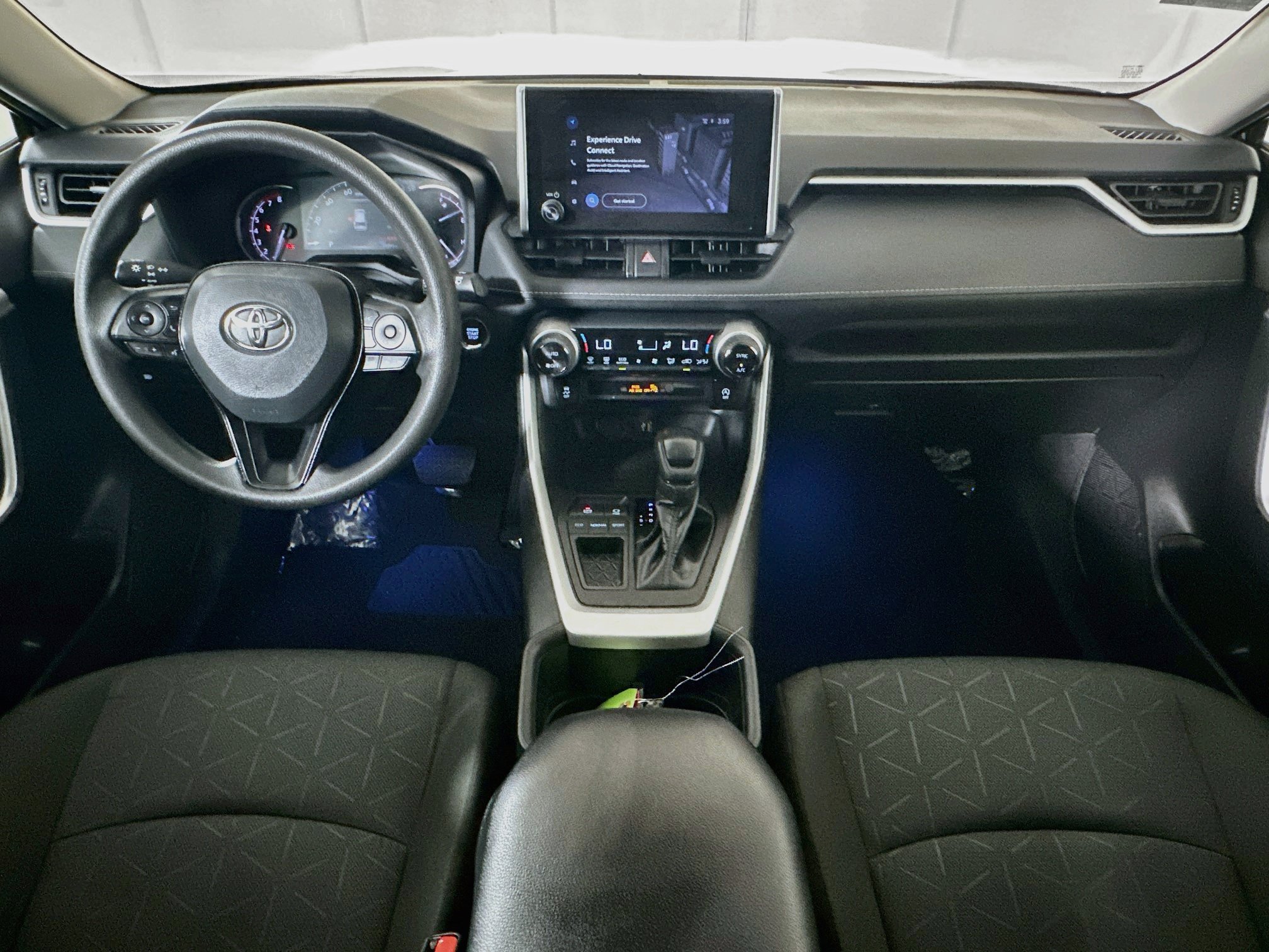 Used 2023 Toyota RAV4 XLE w/ Convenience Package FWD image 27
