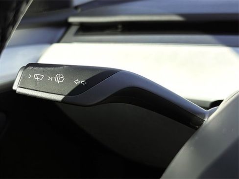 Used 2023 Tesla Model Y Long Range image 21