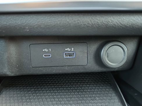 Used 2023 Nissan Rogue S image 6