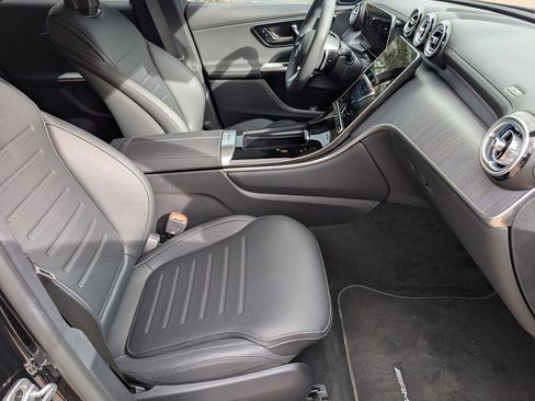 Used 2026 Mercedes-Benz GLC 300 4MATIC image 12