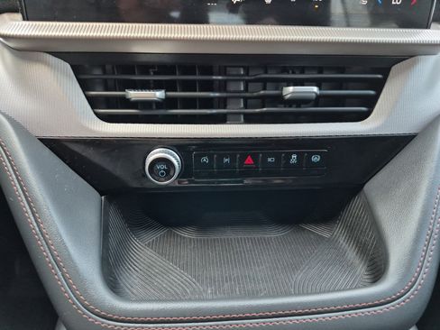 Certified 2025 Ford Explorer Active image 32