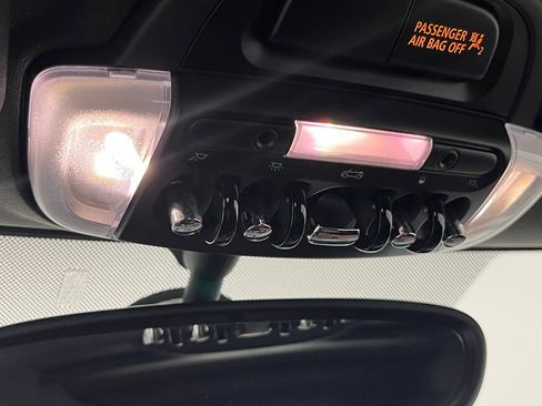 Used 2018 MINI Cooper S image 21