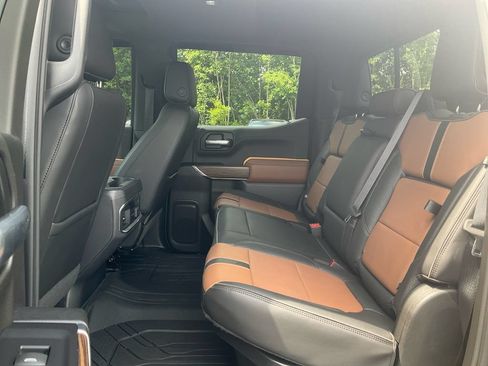 Used 2019 Chevrolet Silverado 1500 High Country w/ Technology Package AWD/4WD image 14