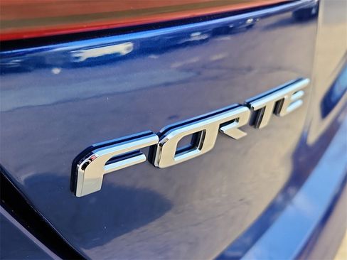 Used 2021 Kia Forte EX image 30