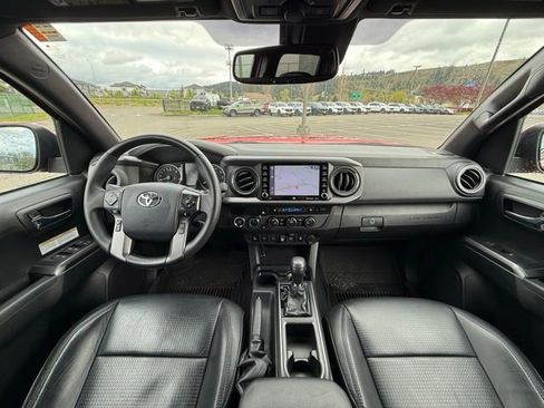 Used 2020 Toyota Tacoma TRD Off-Road w/ TRD Premium Off Road Package image 11