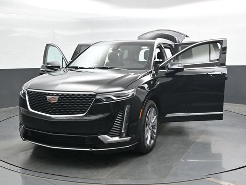 Used 2025 Cadillac XT6 Premium Luxury AWD/4WD image 49