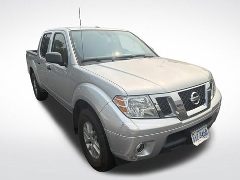 Used 2017 Nissan Frontier SV w/ SV Value Truck Package AWD/4WD image 2