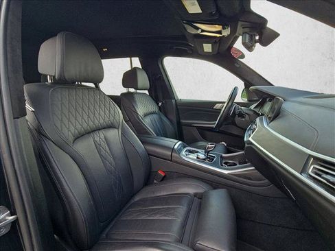 Used 2022 BMW X7 M50i AWD/4WD image 19