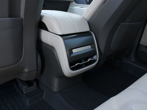 Used 2024 Lincoln Nautilus Premier AWD/4WD image 22