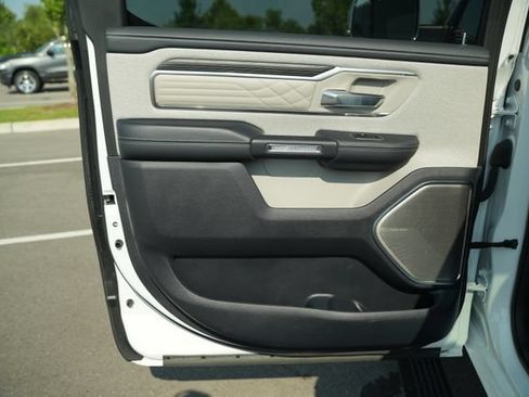 Used 2024 RAM 1500 Limited AWD/4WD image 16
