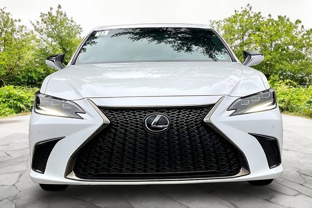 Used 2023 Lexus ES 350 F Sport w/ Accessory Package (Z2) FWD image 2