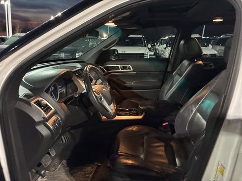 Used 2015 Ford Explorer XLT w/ Equipment Group 202B image 5