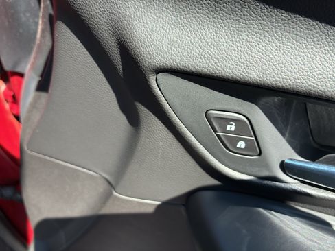 Used 2022 Chevrolet Bolt LT w/ Infotainment Package FWD image 64