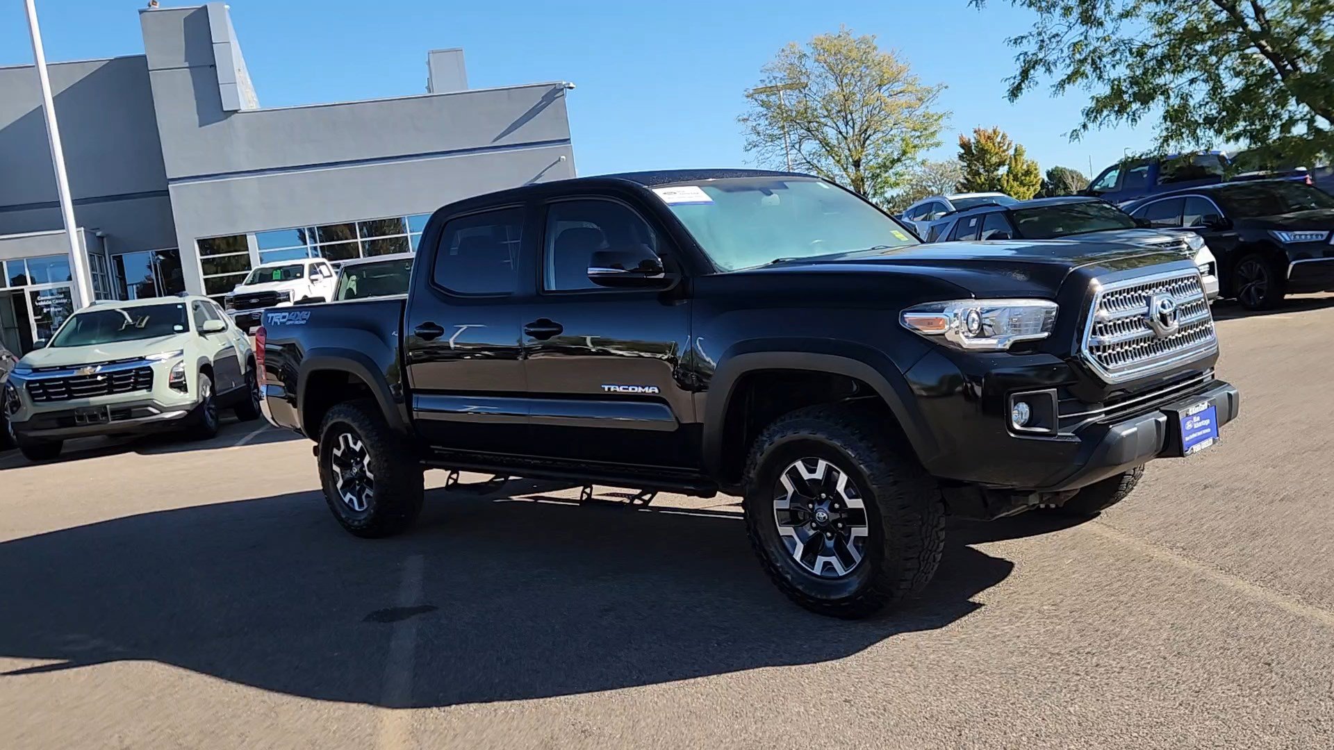 Used 2016 Toyota Tacoma TRD Off-Road w/ Towing Package AWD/4WD image 8